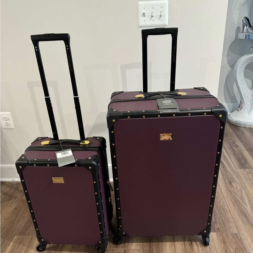 Vince Camuto Spinner Carry On luggage- SMALL ONLY